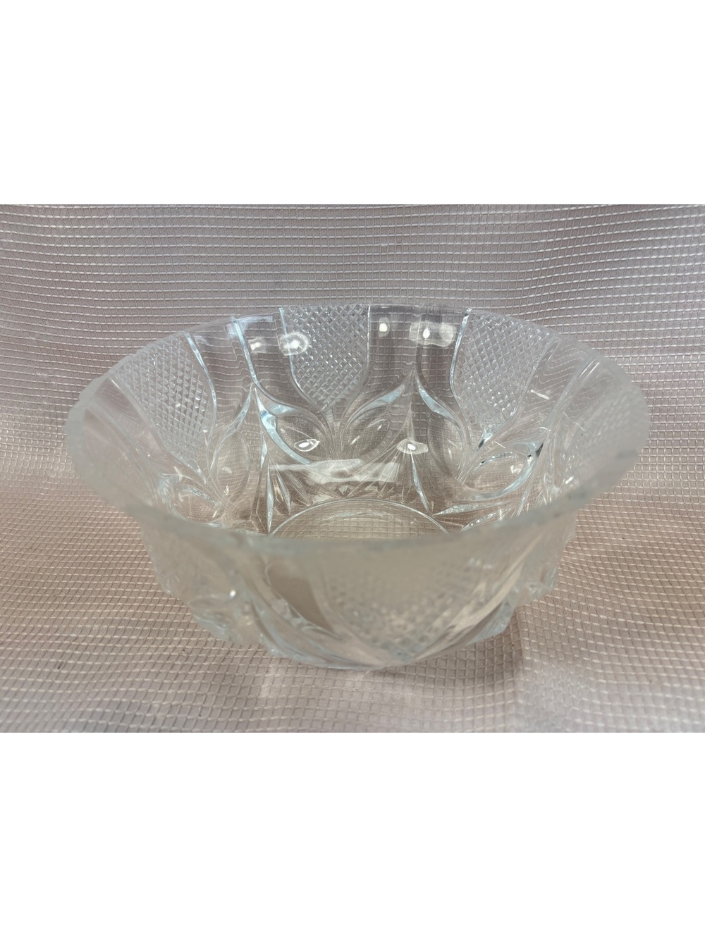 283 - Heavy clear glass decorative bowl diamond-point and fluted panel pattern